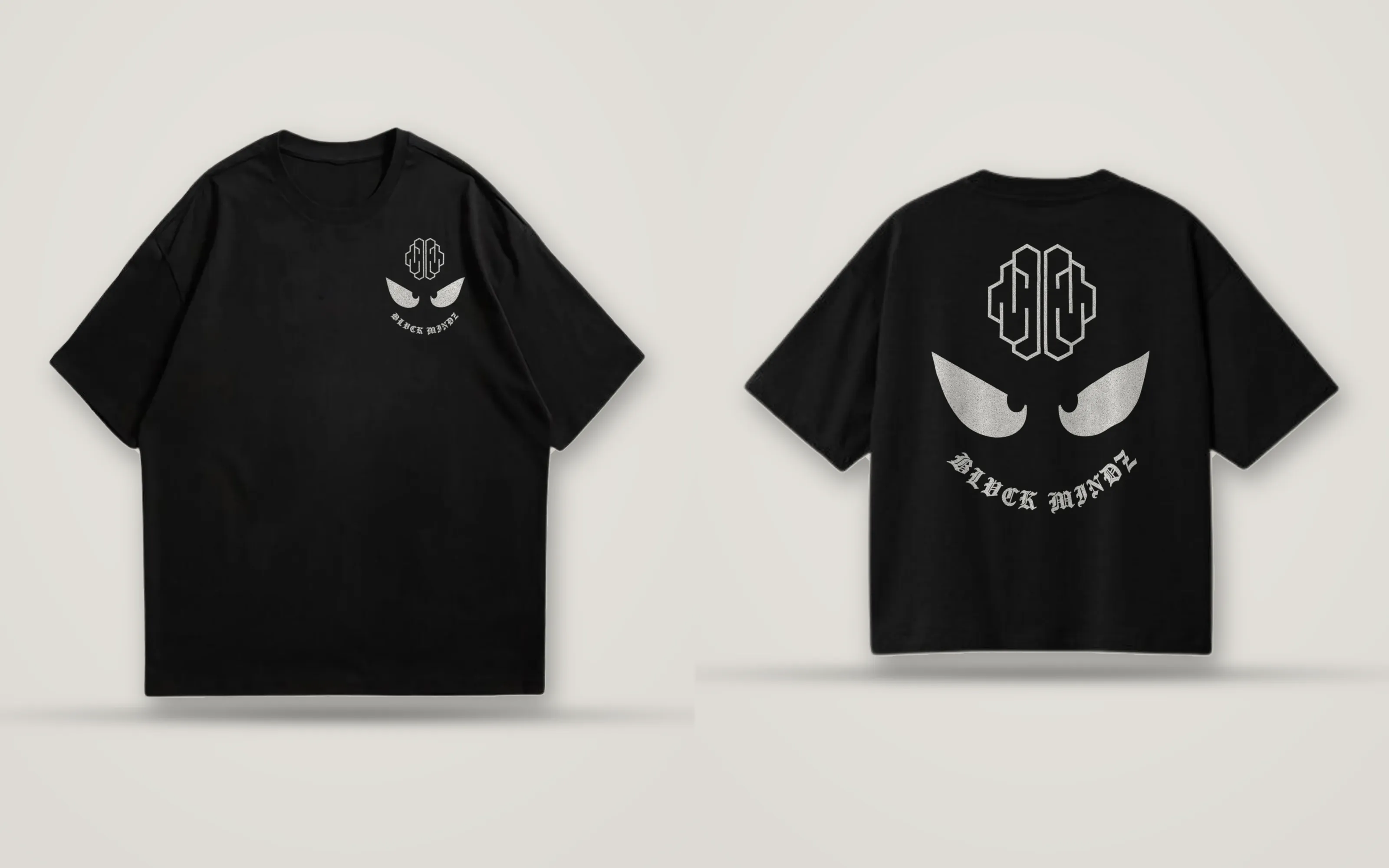 Camiseta oversized · osso BLVCK MINDZ, Algodão pesado. Silk à base d’água: marca de 10 cm no peito esquerdo e de 28 cm nas costas.