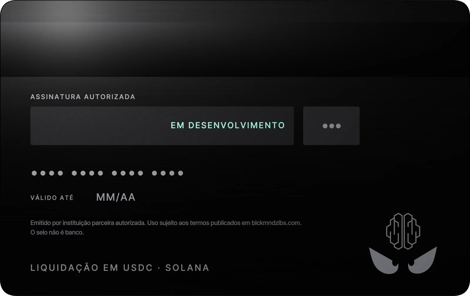 Verso do cartão: tarja de assinatura, validade e a linha Liquidação em USDC · Solana